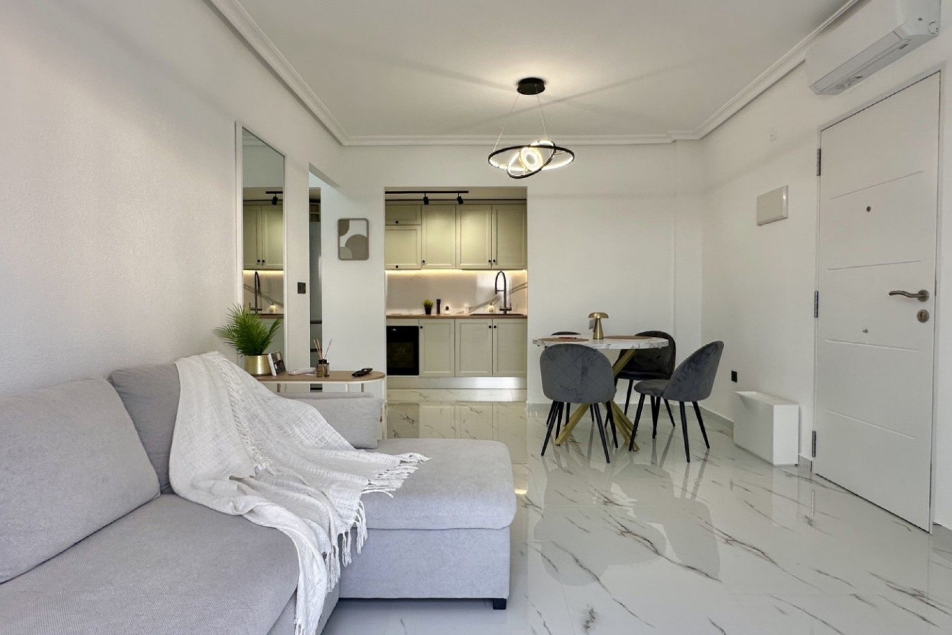 Brukt - Apartment -
Orihuela Costa - Costa Blanca