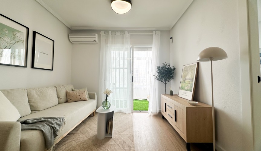 Brukt - Apartment -
Orihuela Costa - Costa Blanca