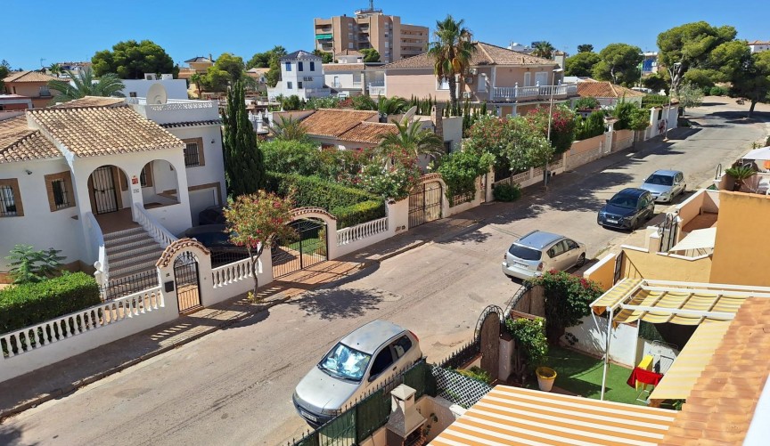 Brukt - Apartment -
Orihuela Costa - La Zenia
