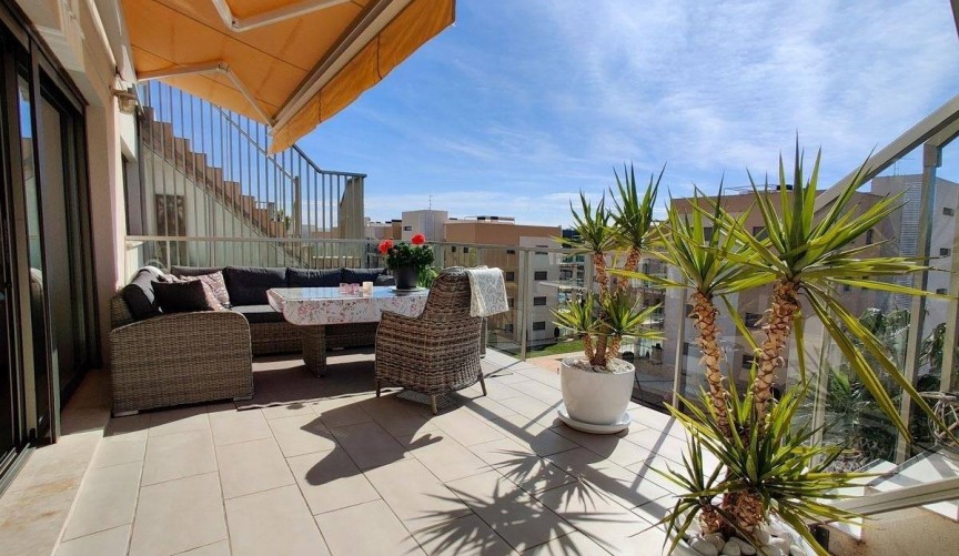 Brukt - Apartment -
Orihuela Costa - Montezenia