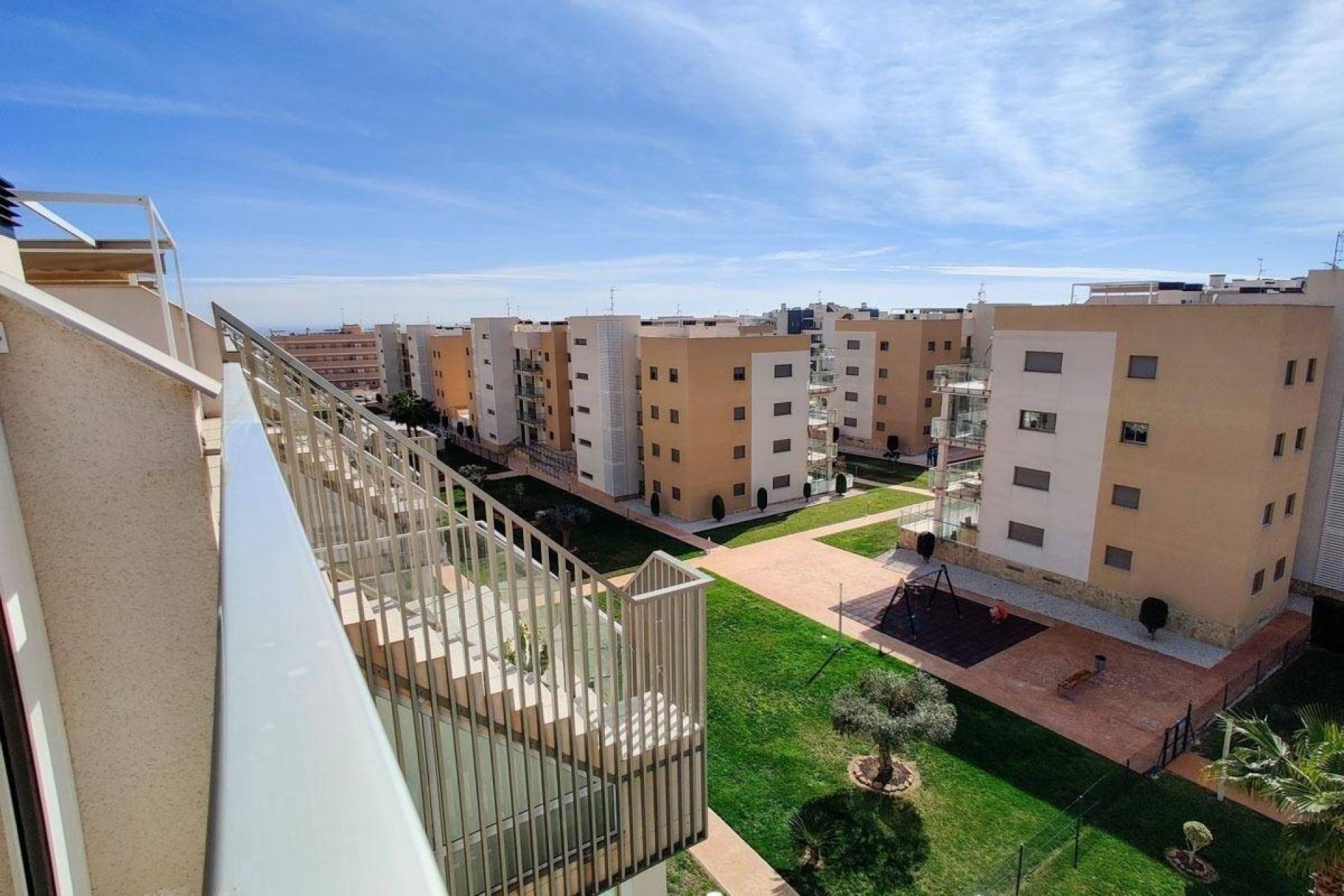 Brukt - Apartment -
Orihuela Costa - Montezenia