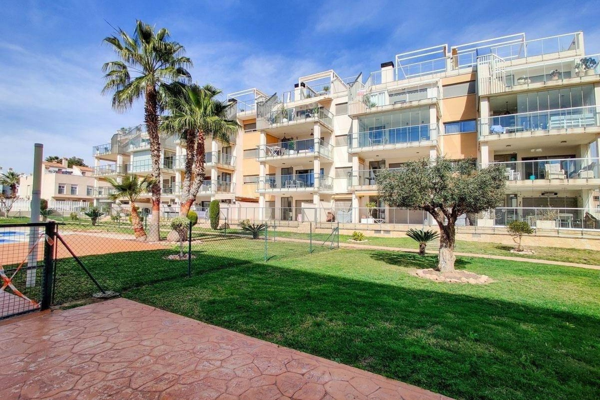 Brukt - Apartment -
Orihuela Costa - Montezenia