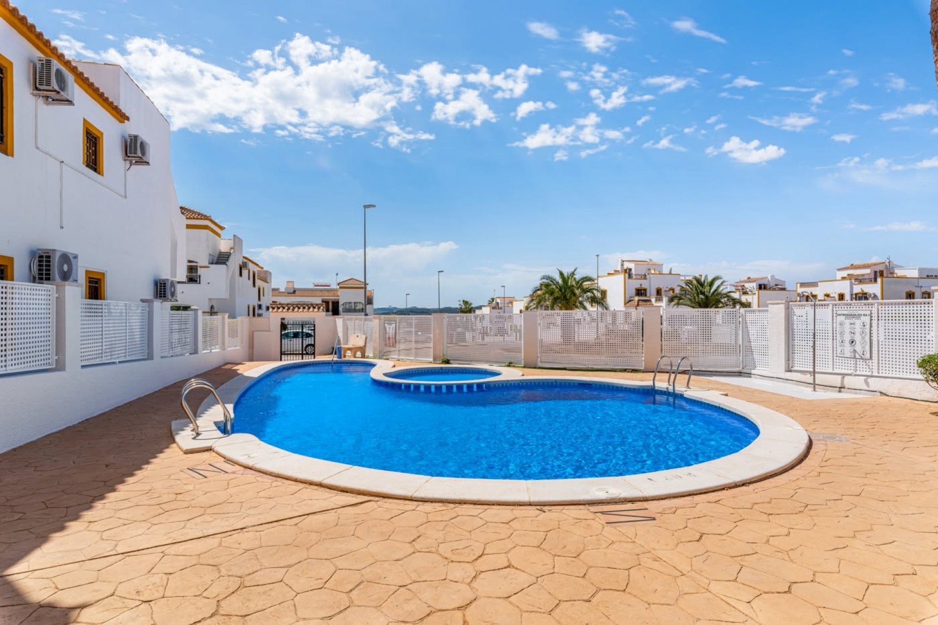 Brukt - Apartment -
Orihuela - Inland