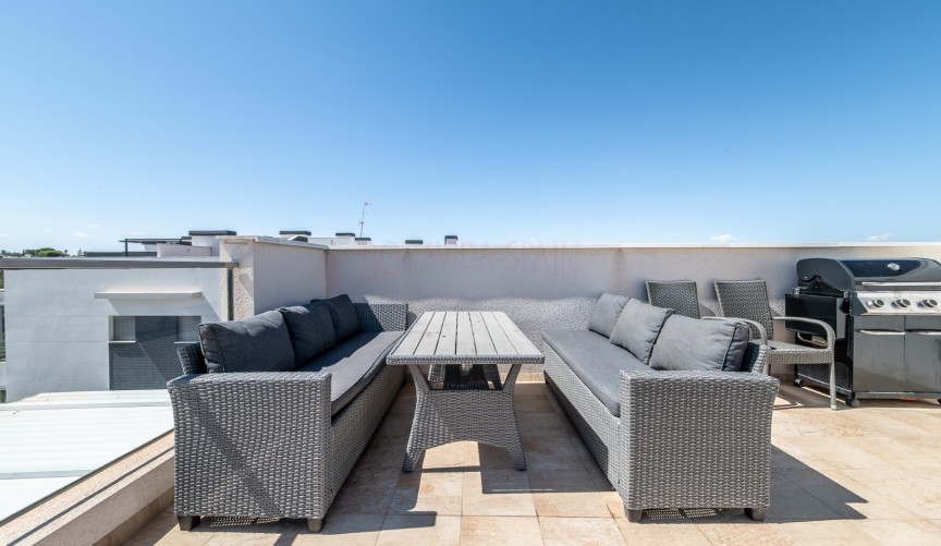 Brukt - Apartment Penthouse -
Orihuela Costa - Villamartín