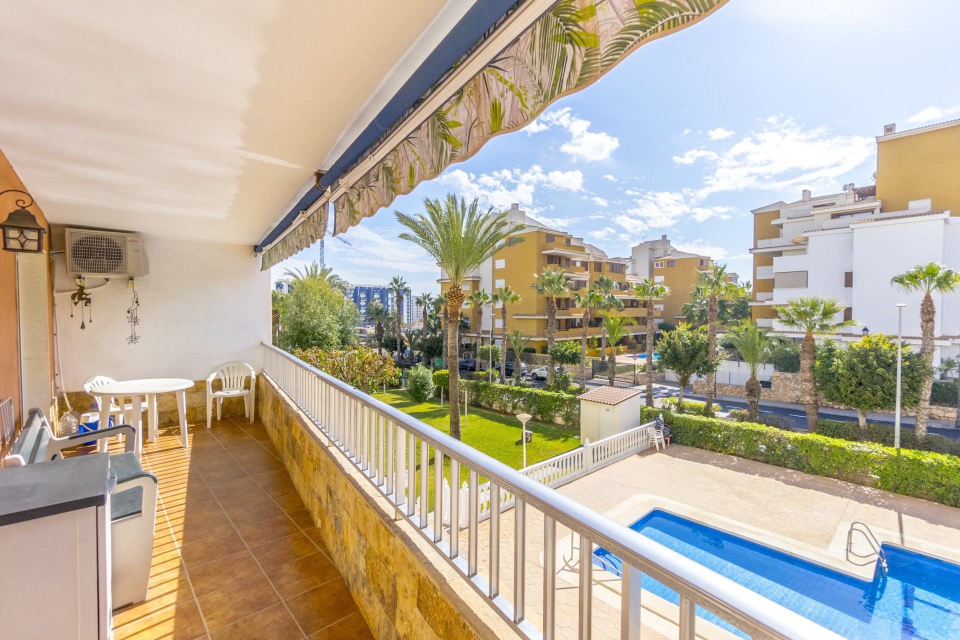 Brukt - Apartment -
Punta Prima - Costa Blanca