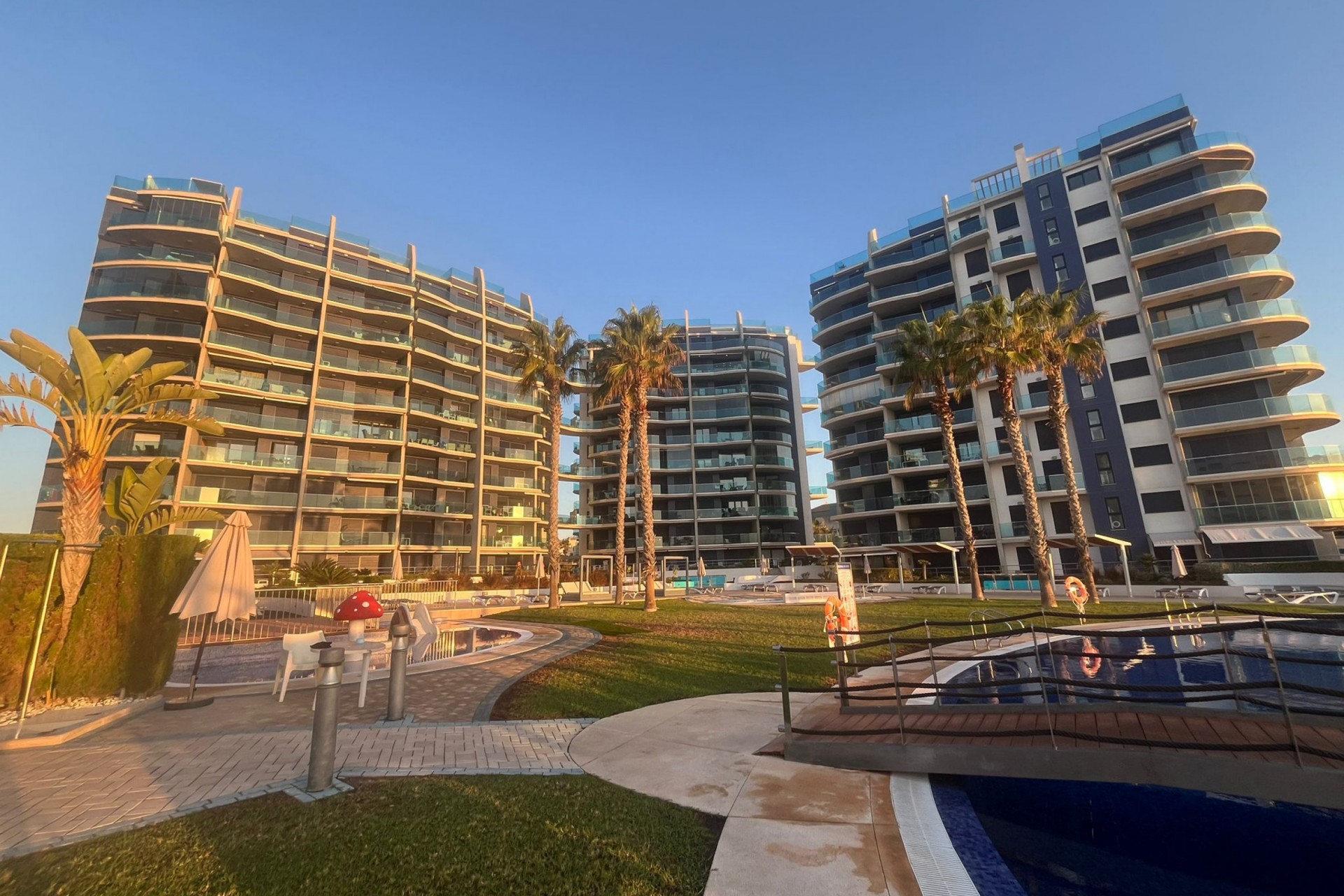 Brukt - Apartment -
Punta Prima - Costa Blanca