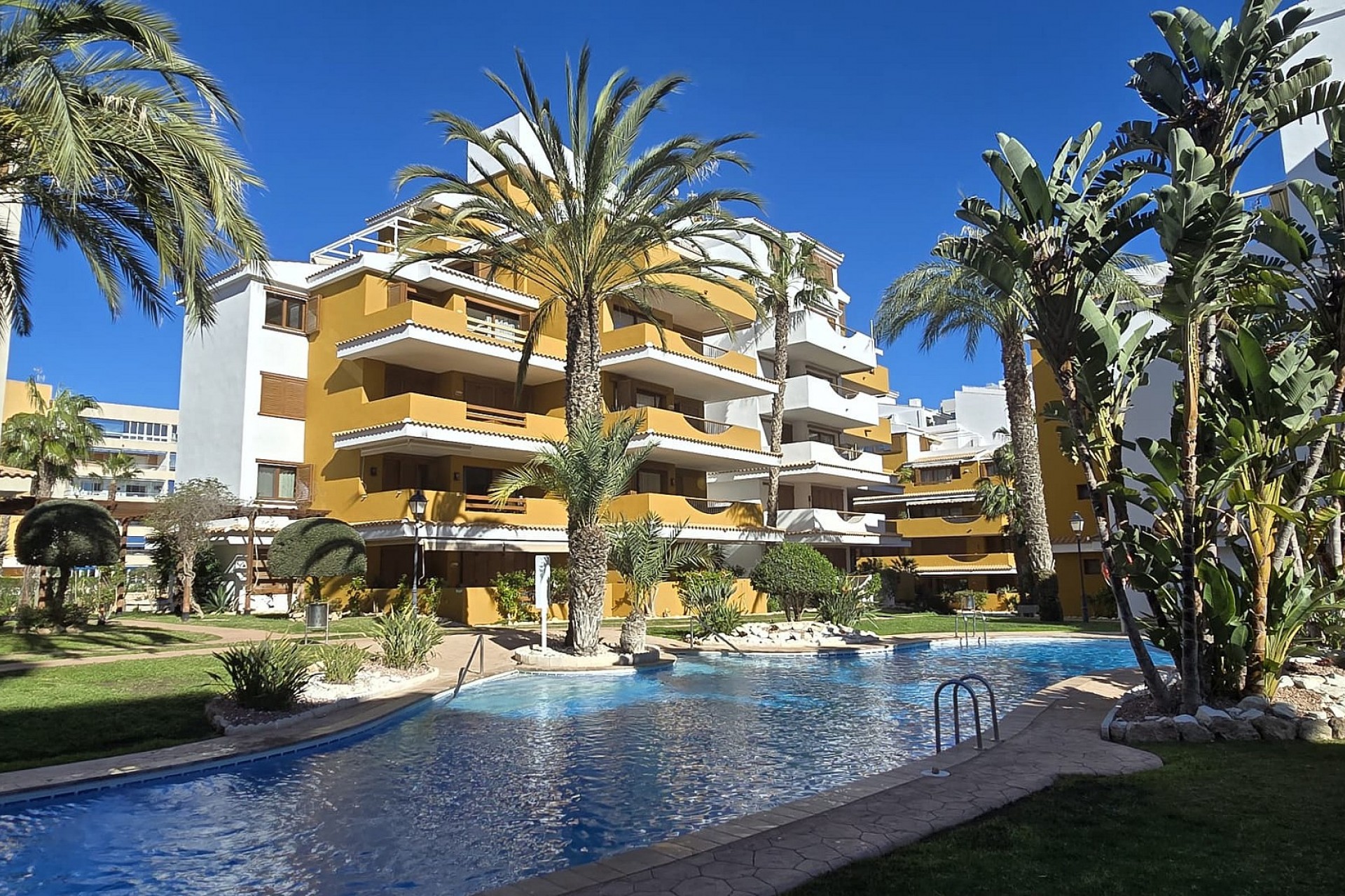 Brukt - Apartment -
Punta Prima - Costa Blanca