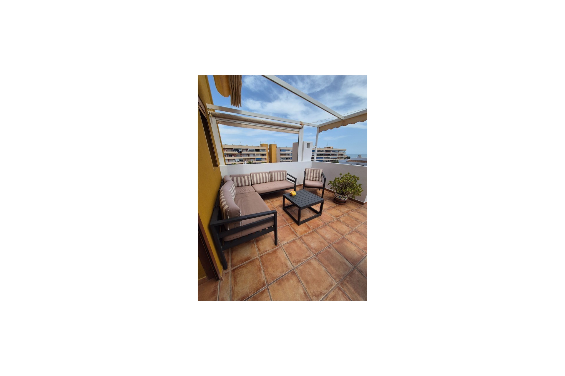 Brukt - Apartment -
Punta Prima - Costa Blanca