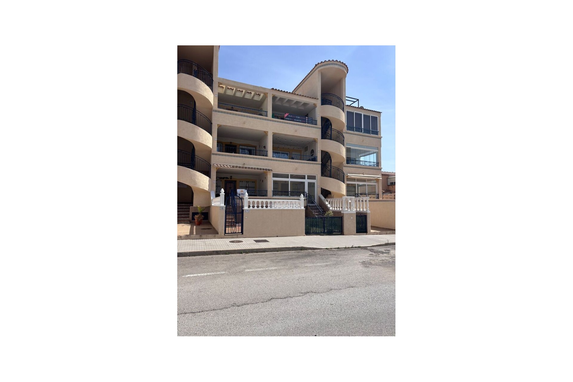 Brukt - Apartment -
Punta Prima - Costa Blanca