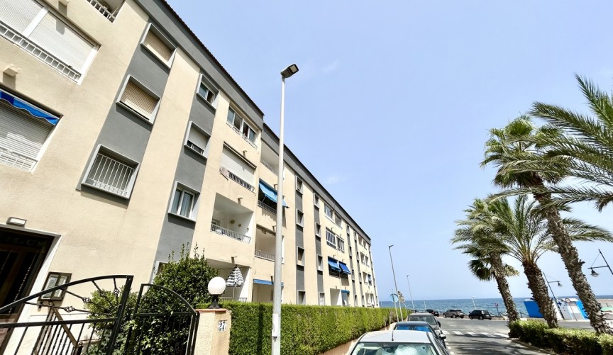 Brukt - Apartment -
Punta Prima - Costa Blanca