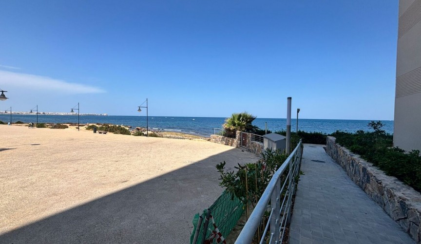 Brukt - Apartment -
Punta Prima - Orihuela Costa