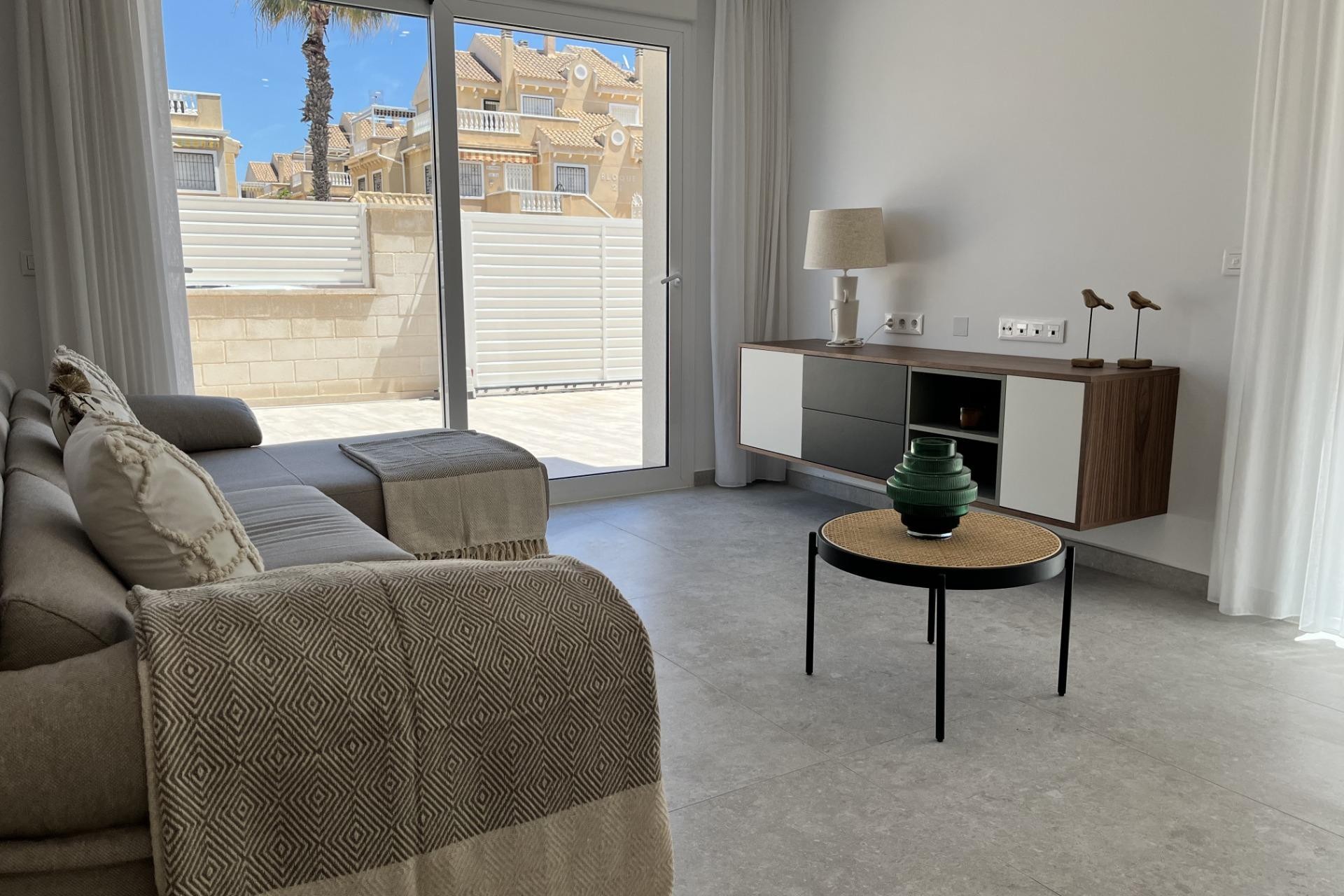 Brukt - Apartment -
Torrevieja - aguas nuevas