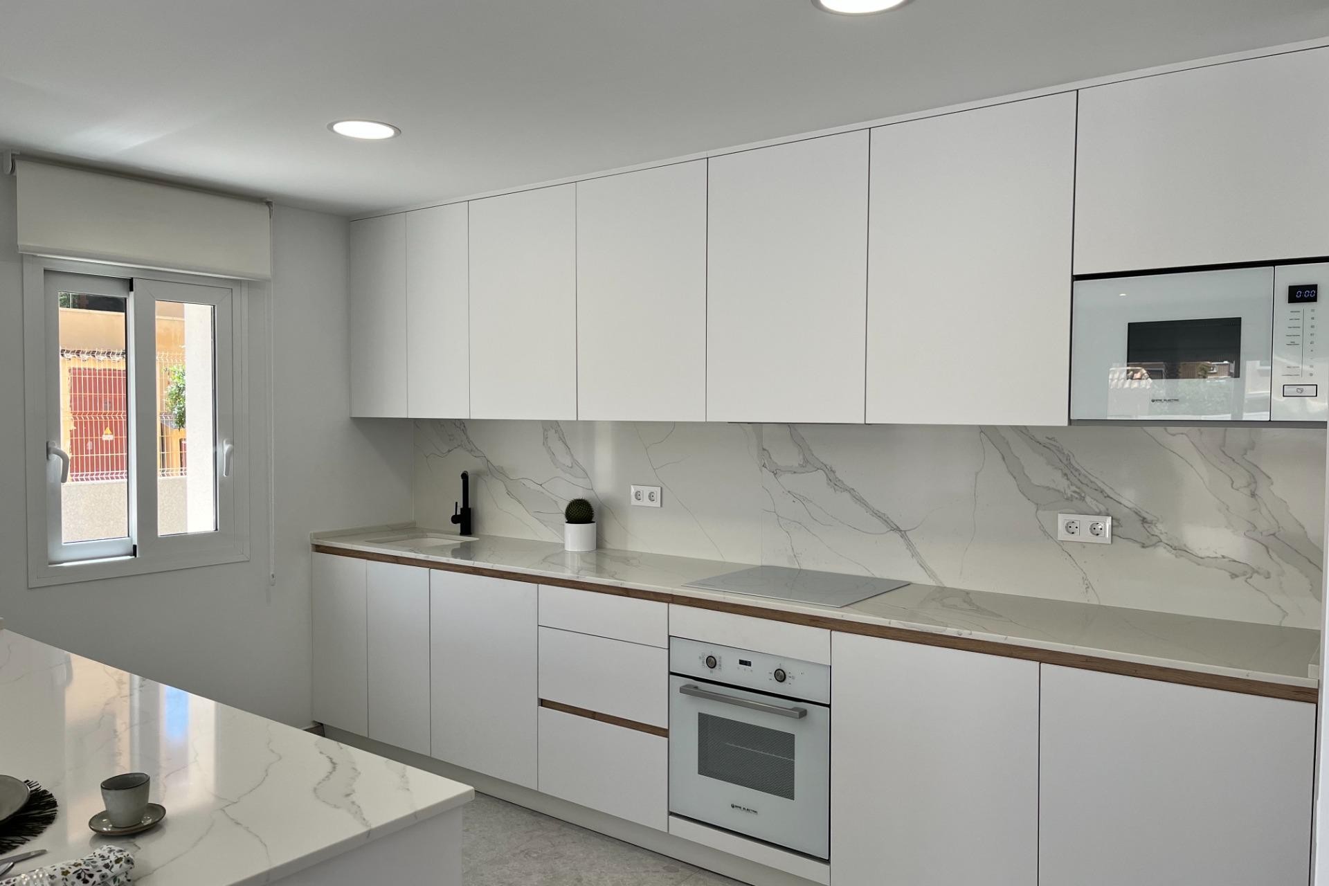 Brukt - Apartment -
Torrevieja - aguas nuevas