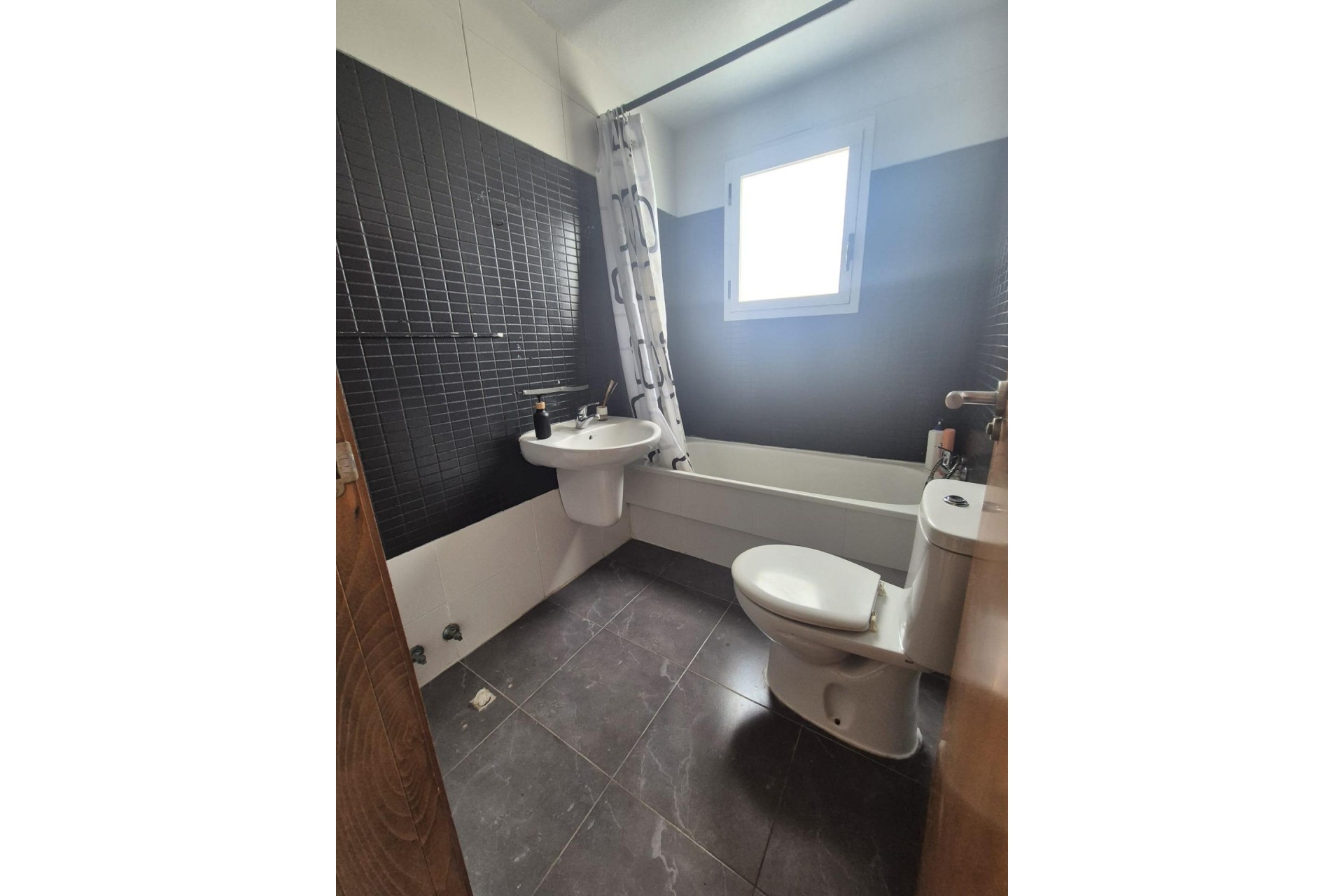 Brukt - Apartment -
Torrevieja - aguas nuevas