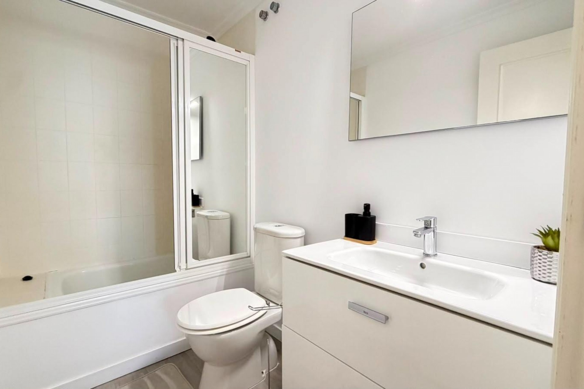 Brukt - Apartment -
Torrevieja - Centro - Muelle Pesquero