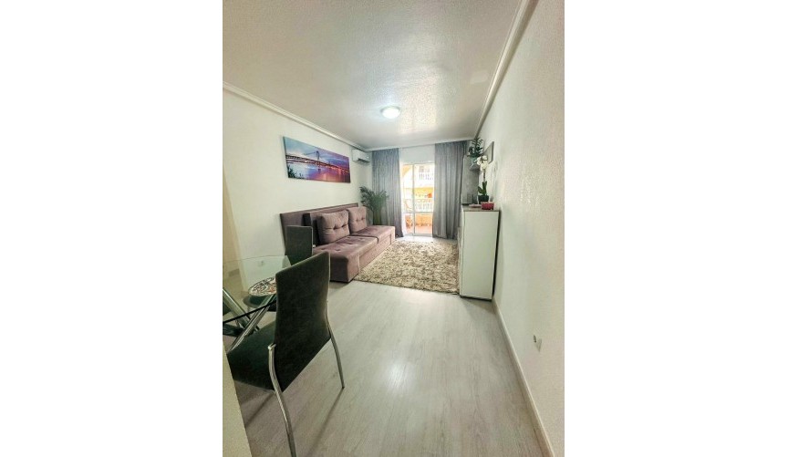 Brukt - Apartment -
Torrevieja - Centro