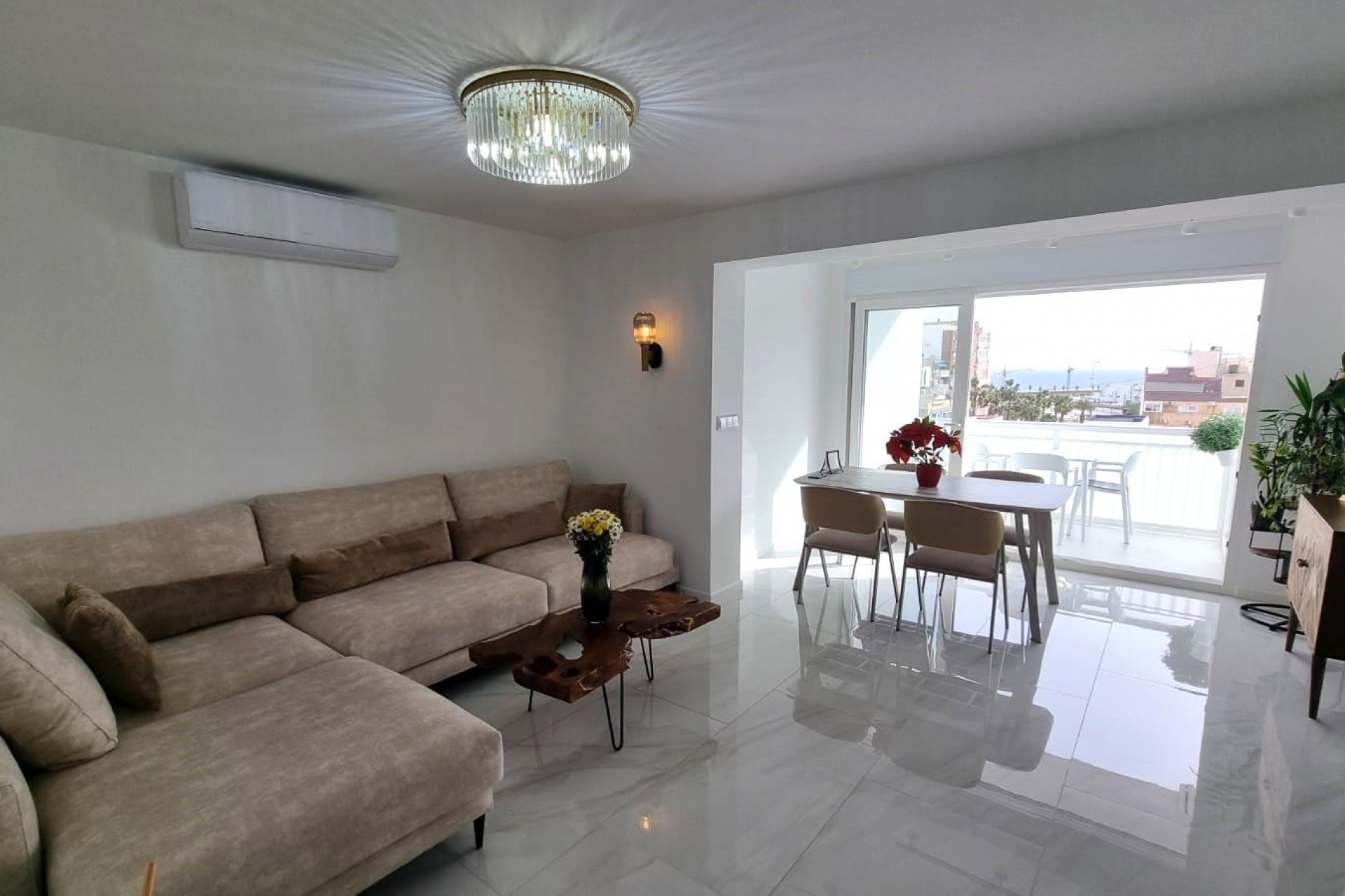 Brukt - Apartment -
Torrevieja - Centro