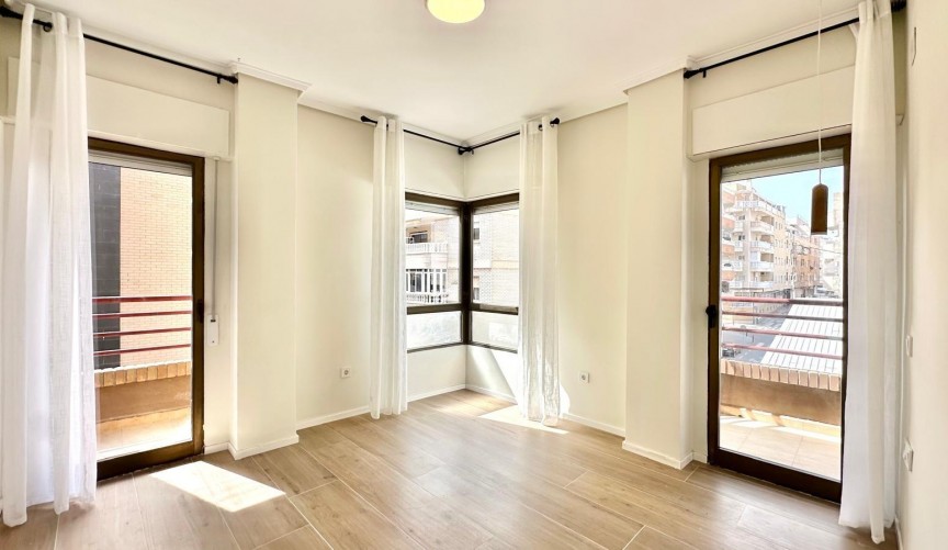 Brukt - Apartment -
Torrevieja - Centro