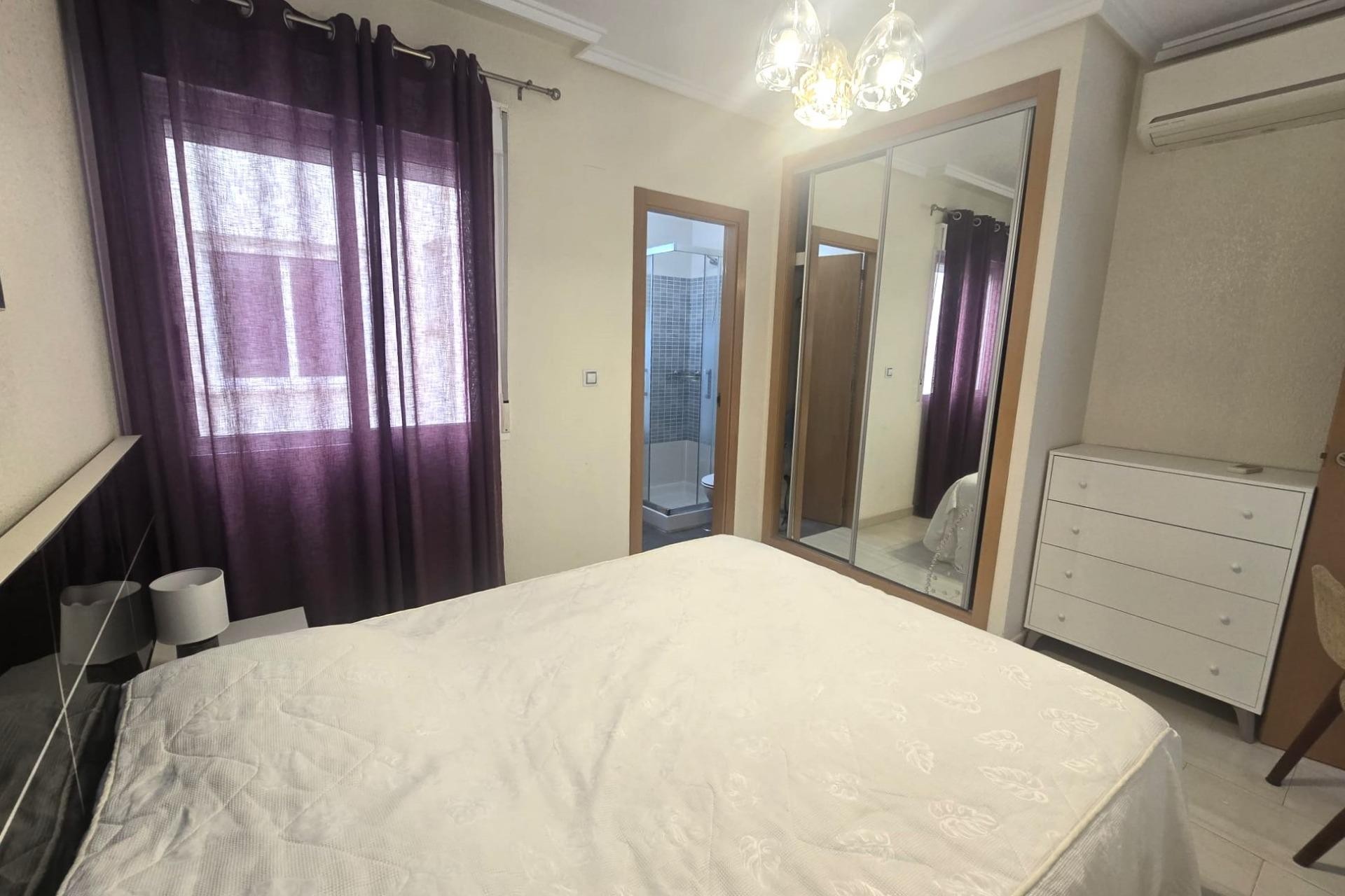 Brukt - Apartment -
Torrevieja - Centro
