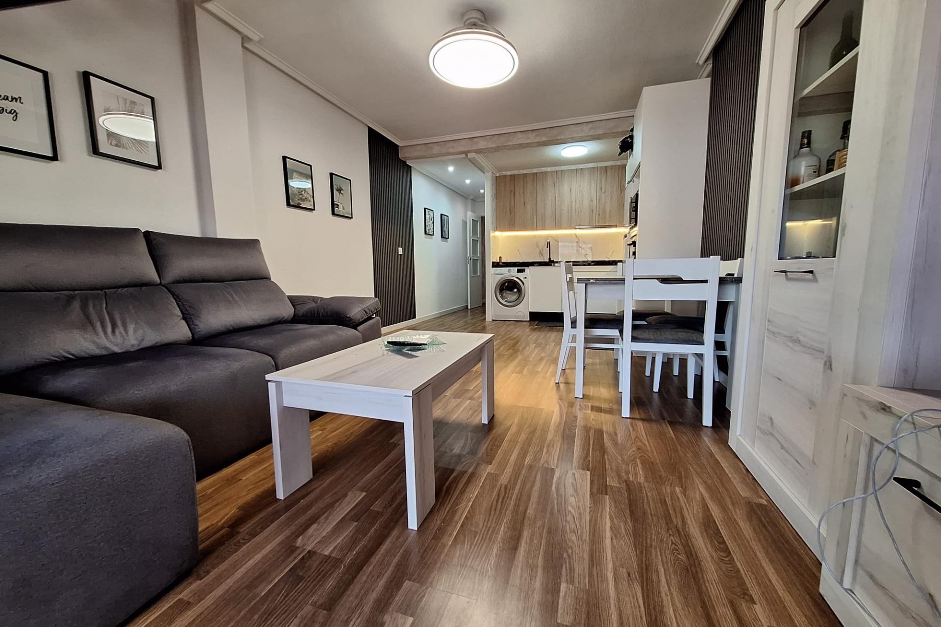 Brukt - Apartment -
Torrevieja - Centro