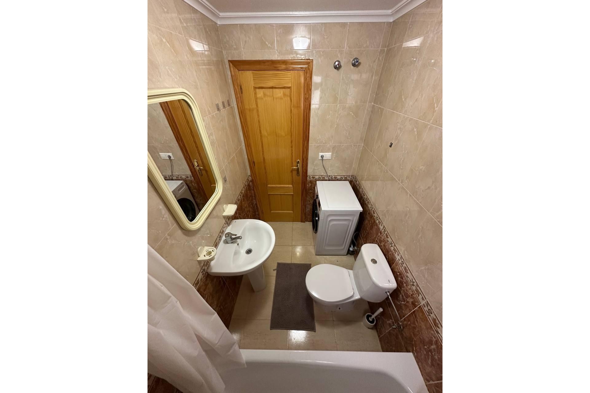 Brukt - Apartment -
Torrevieja - Centro