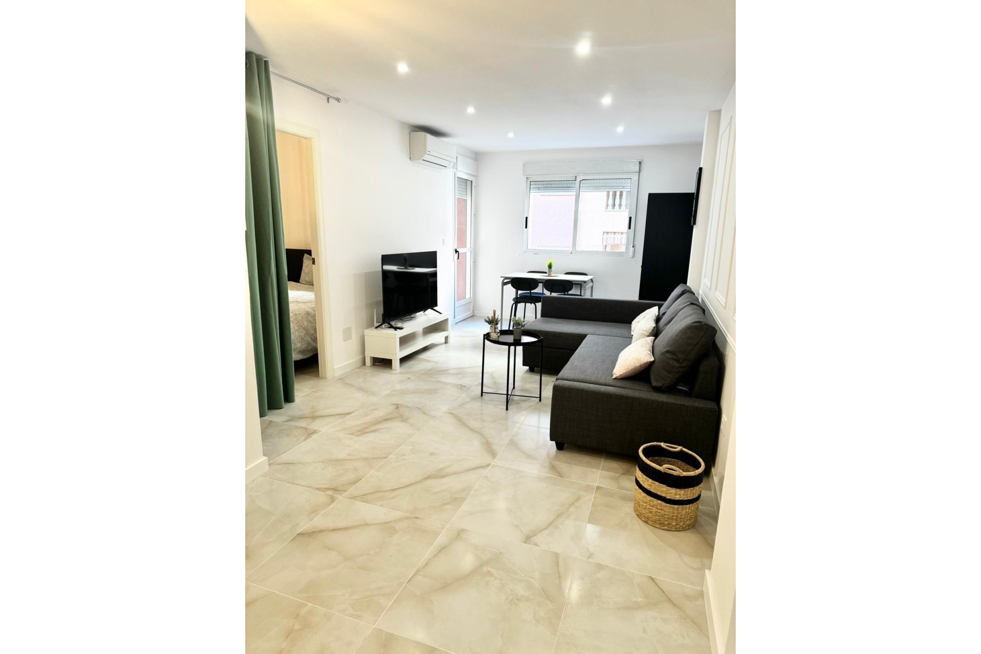 Brukt - Apartment -
Torrevieja - Centro