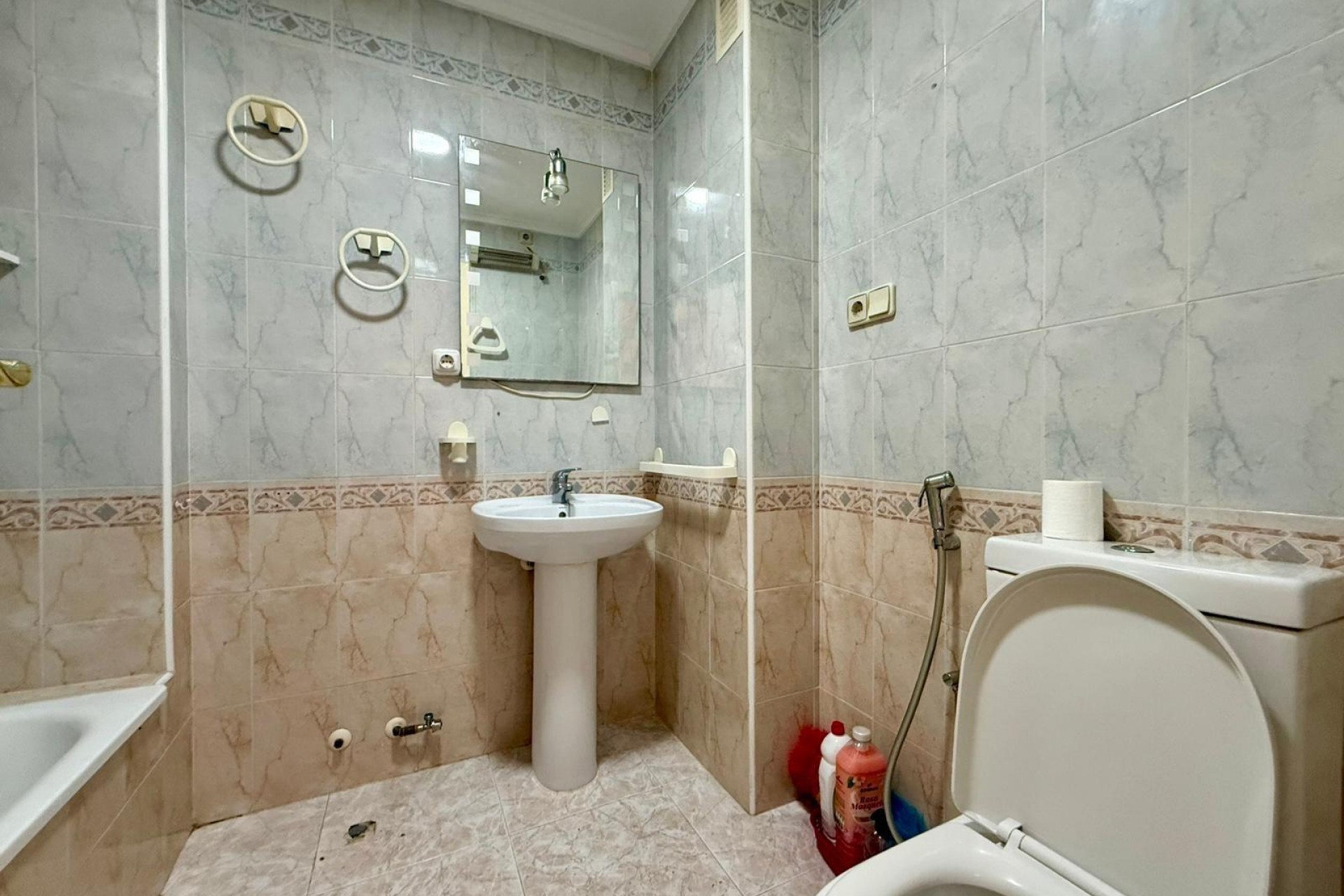 Brukt - Apartment -
Torrevieja - Curva Del Palangre