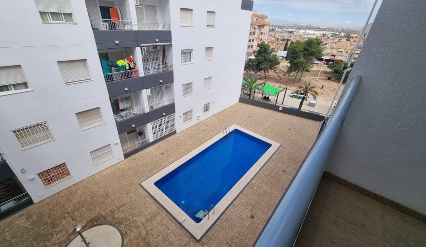 Brukt - Apartment -
Torrevieja - El Molino