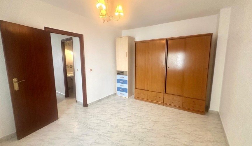 Brukt - Apartment -
Torrevieja - Estacion De Autobuses