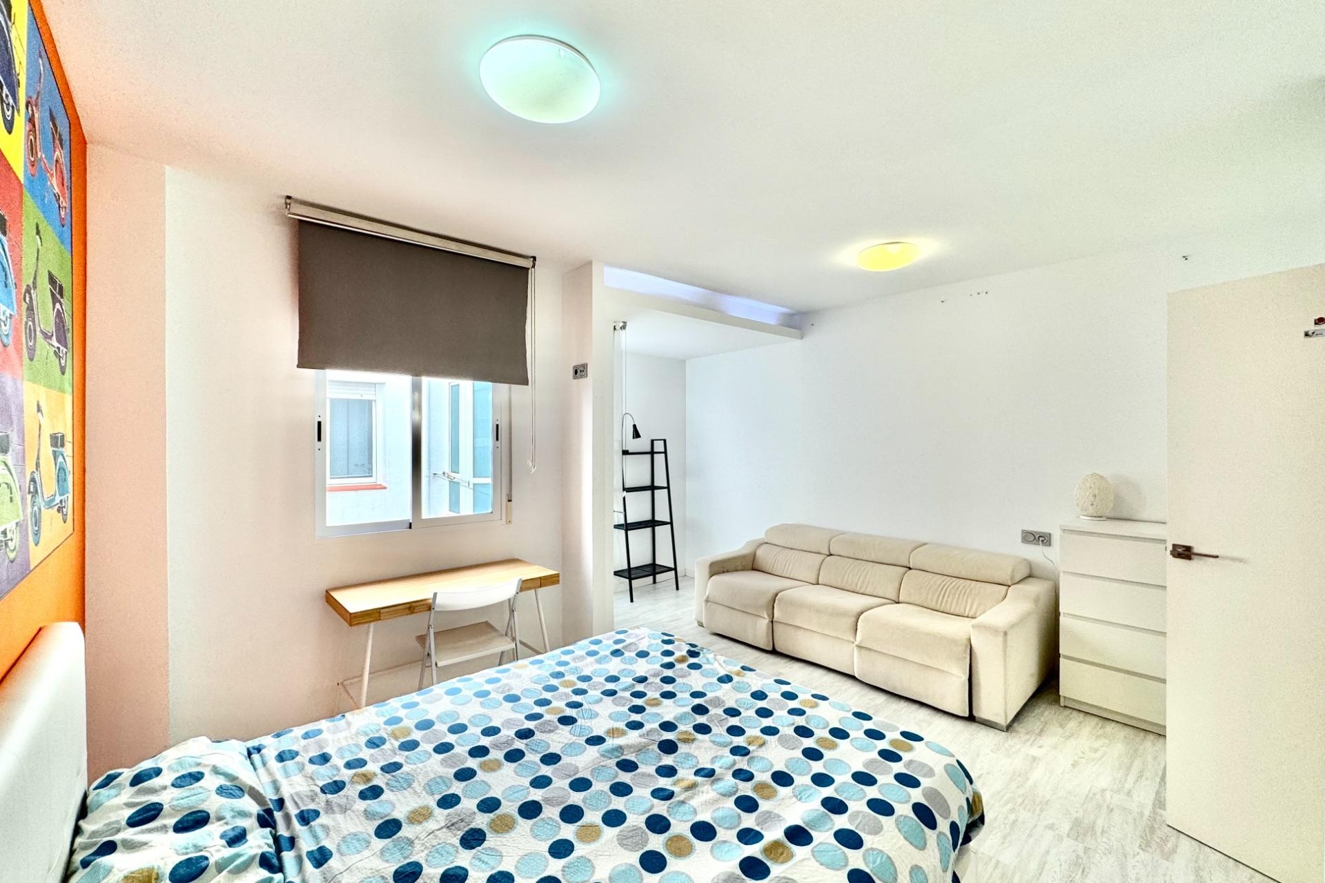 Brukt - Apartment -
Torrevieja - Estacion De Autobuses