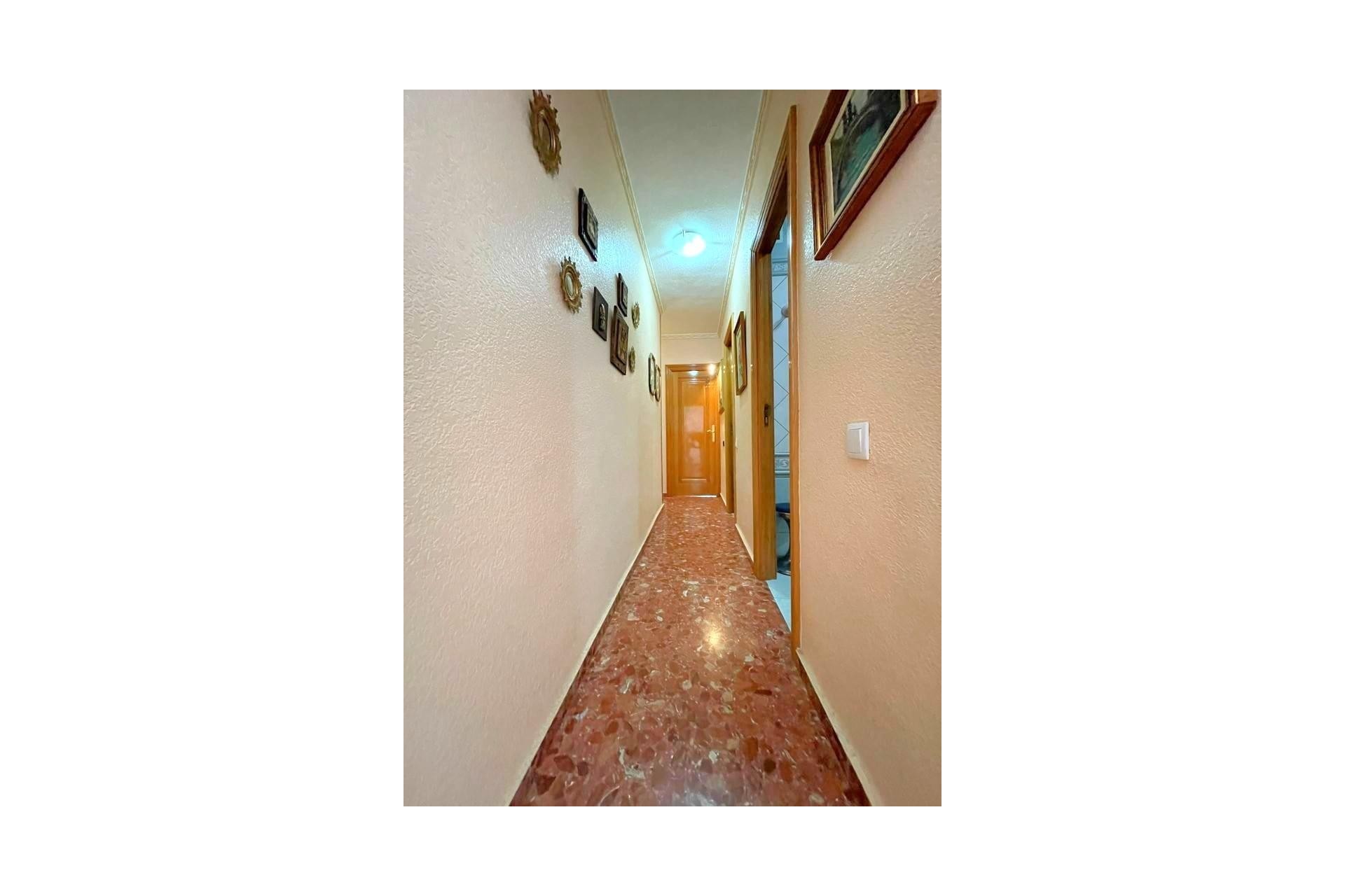 Brukt - Apartment -
Torrevieja - Estacion De Autobuses