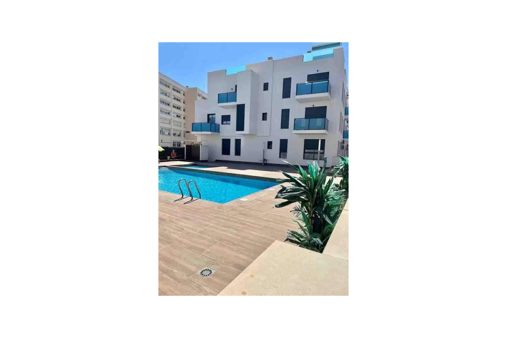 Brukt - Apartment -
Torrevieja - Estacion De Autobuses