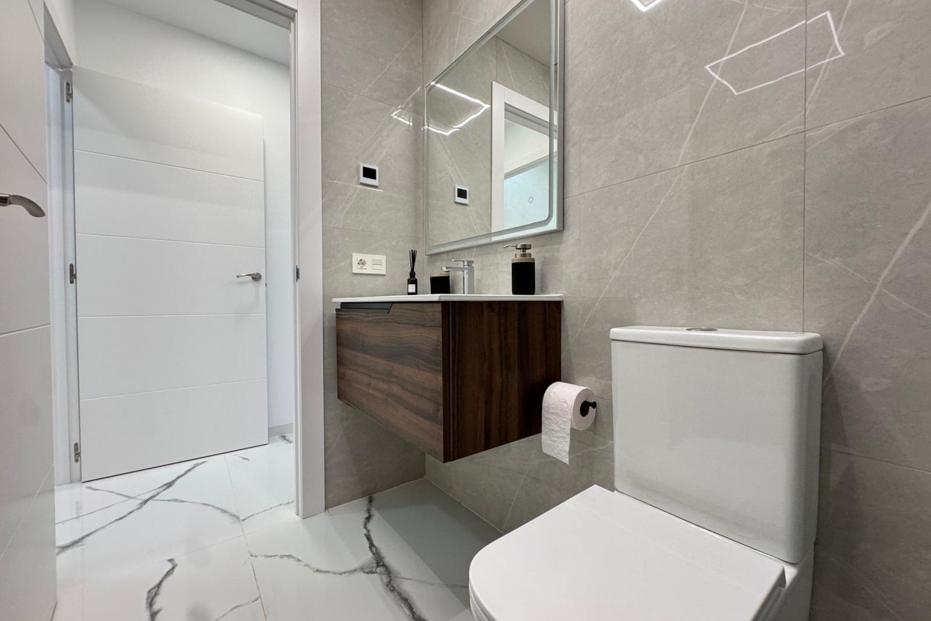 Brukt - Apartment -
Torrevieja - Estacion De Autobuses