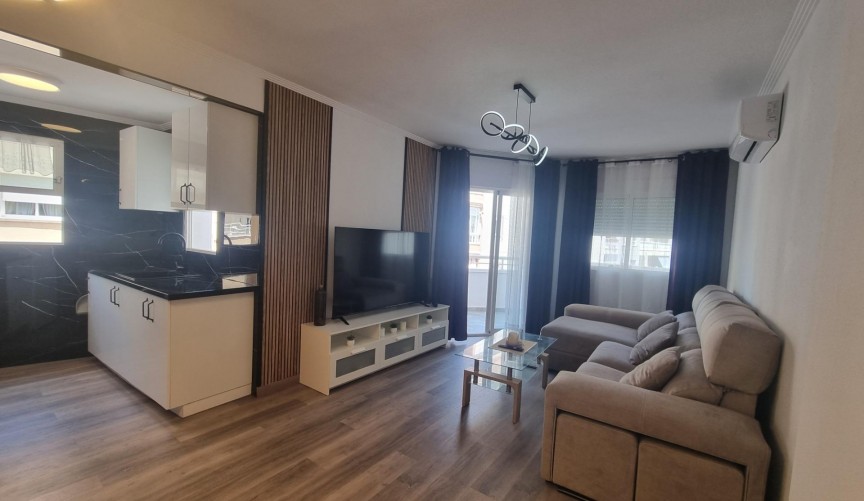 Brukt - Apartment -
Torrevieja - Estacion De Autobuses