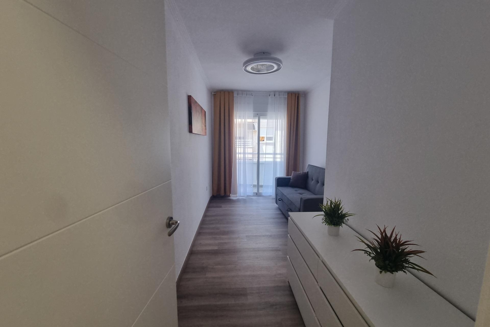 Brukt - Apartment -
Torrevieja - Estacion De Autobuses