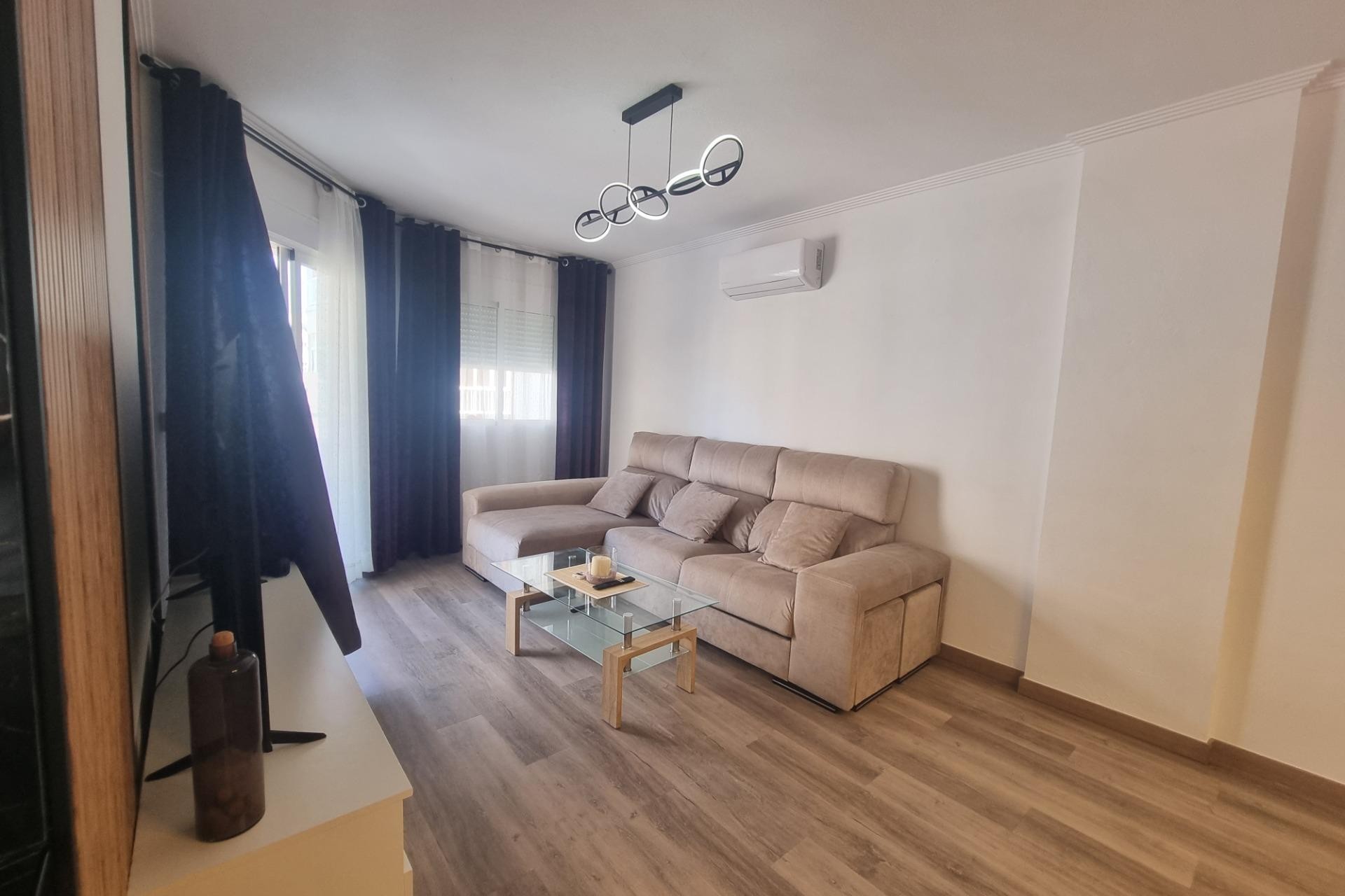 Brukt - Apartment -
Torrevieja - Estacion De Autobuses