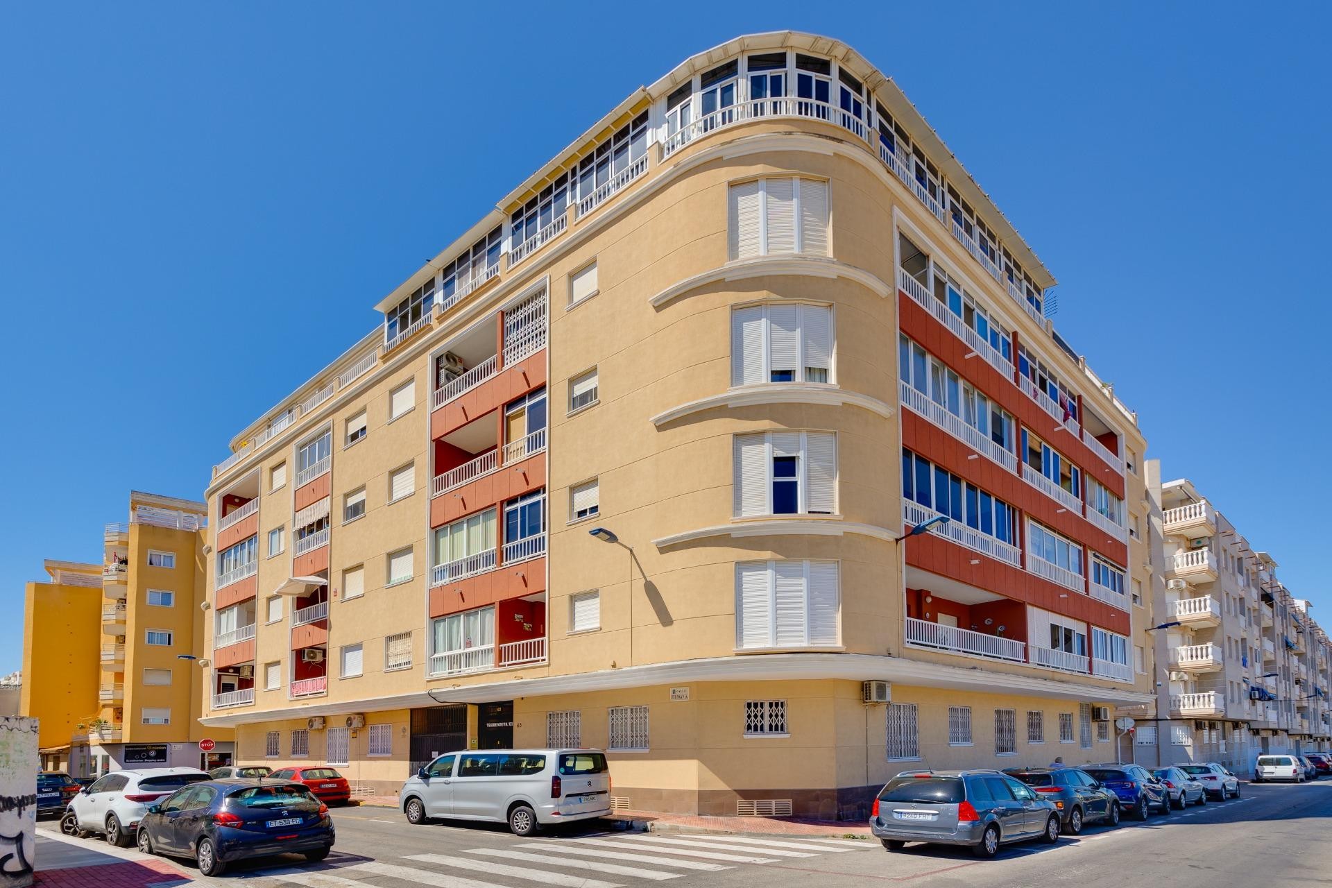 Brukt - Apartment -
Torrevieja - Estacion De Autobuses