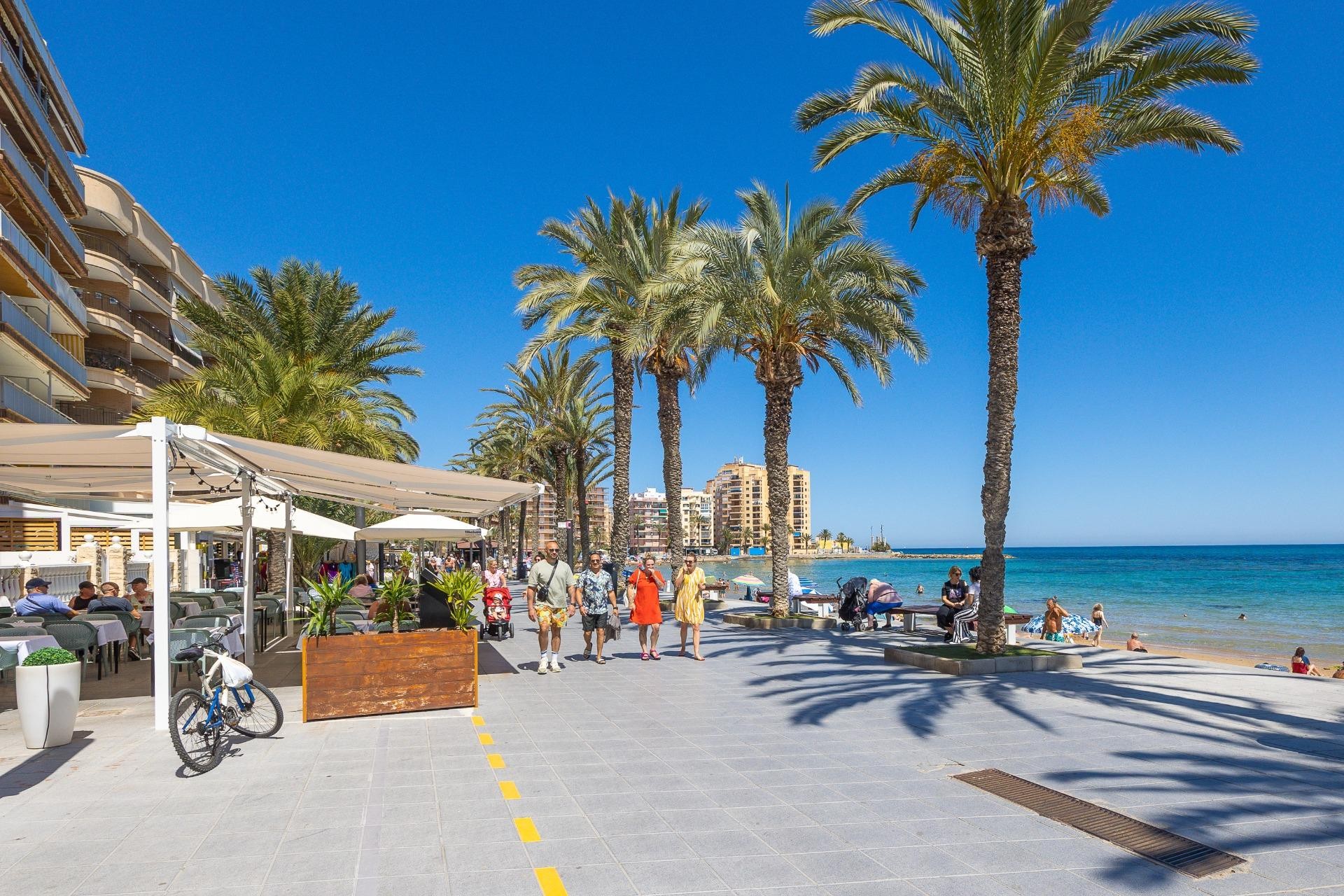 Brukt - Apartment -
Torrevieja - Estacion De Autobuses