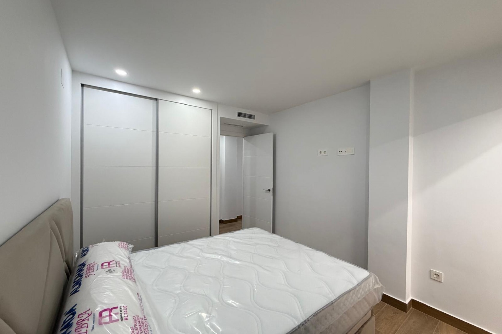 Brukt - Apartment -
Torrevieja - Estacion De Autobuses