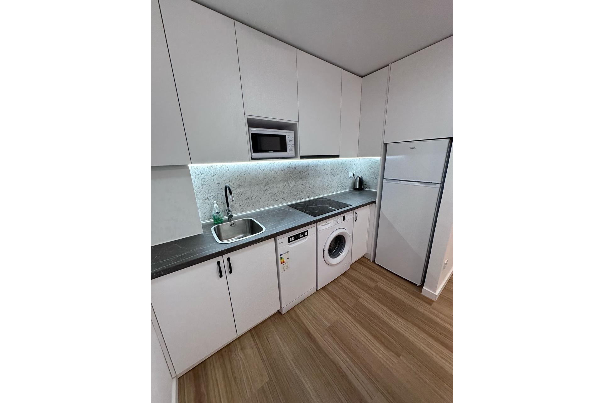 Brukt - Apartment -
Torrevieja - Estacion De Autobuses