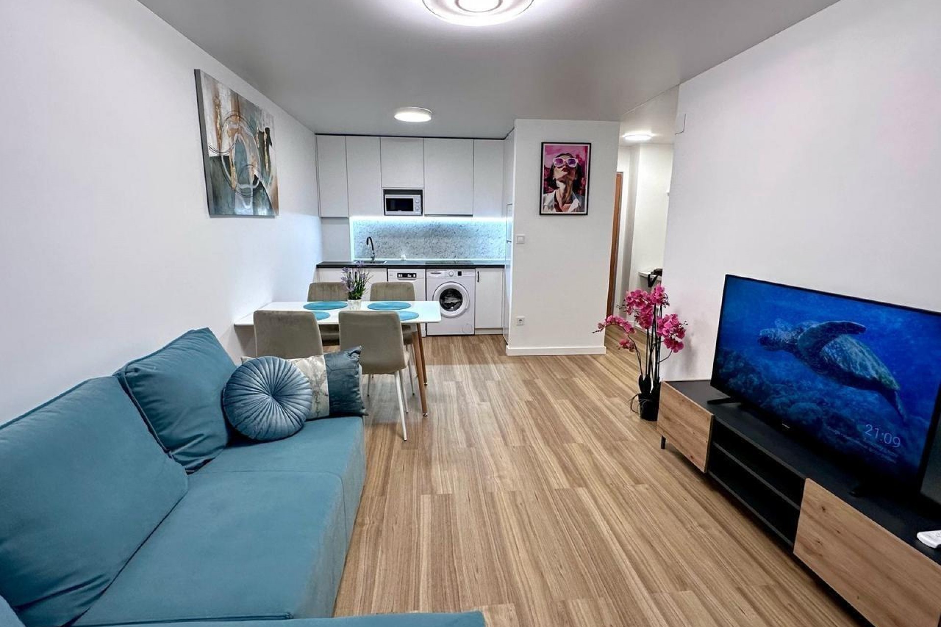 Brukt - Apartment -
Torrevieja - Estacion De Autobuses