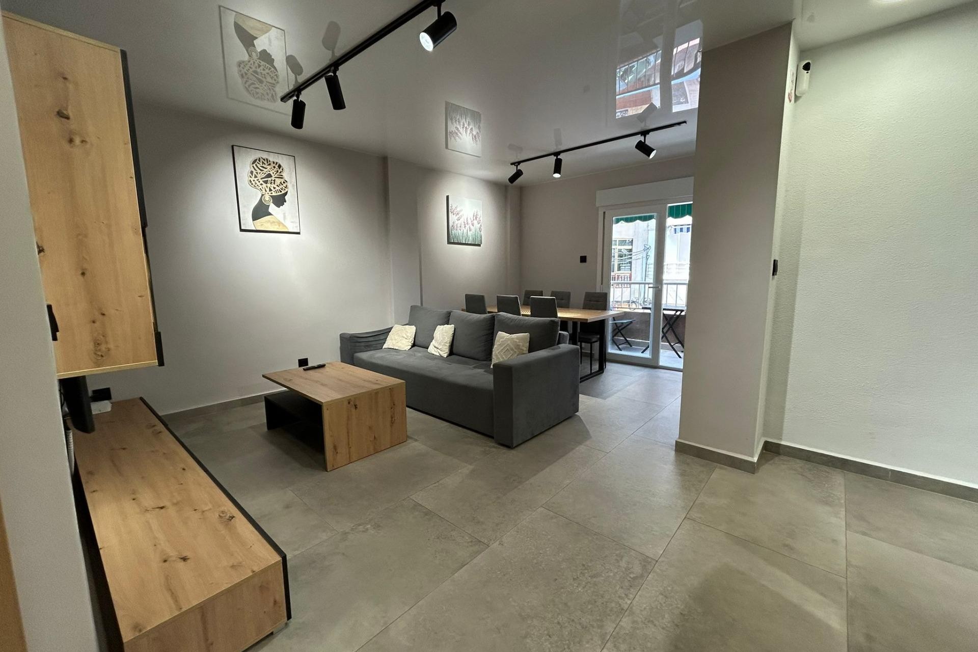 Brukt - Apartment -
Torrevieja - Estacion De Autobuses