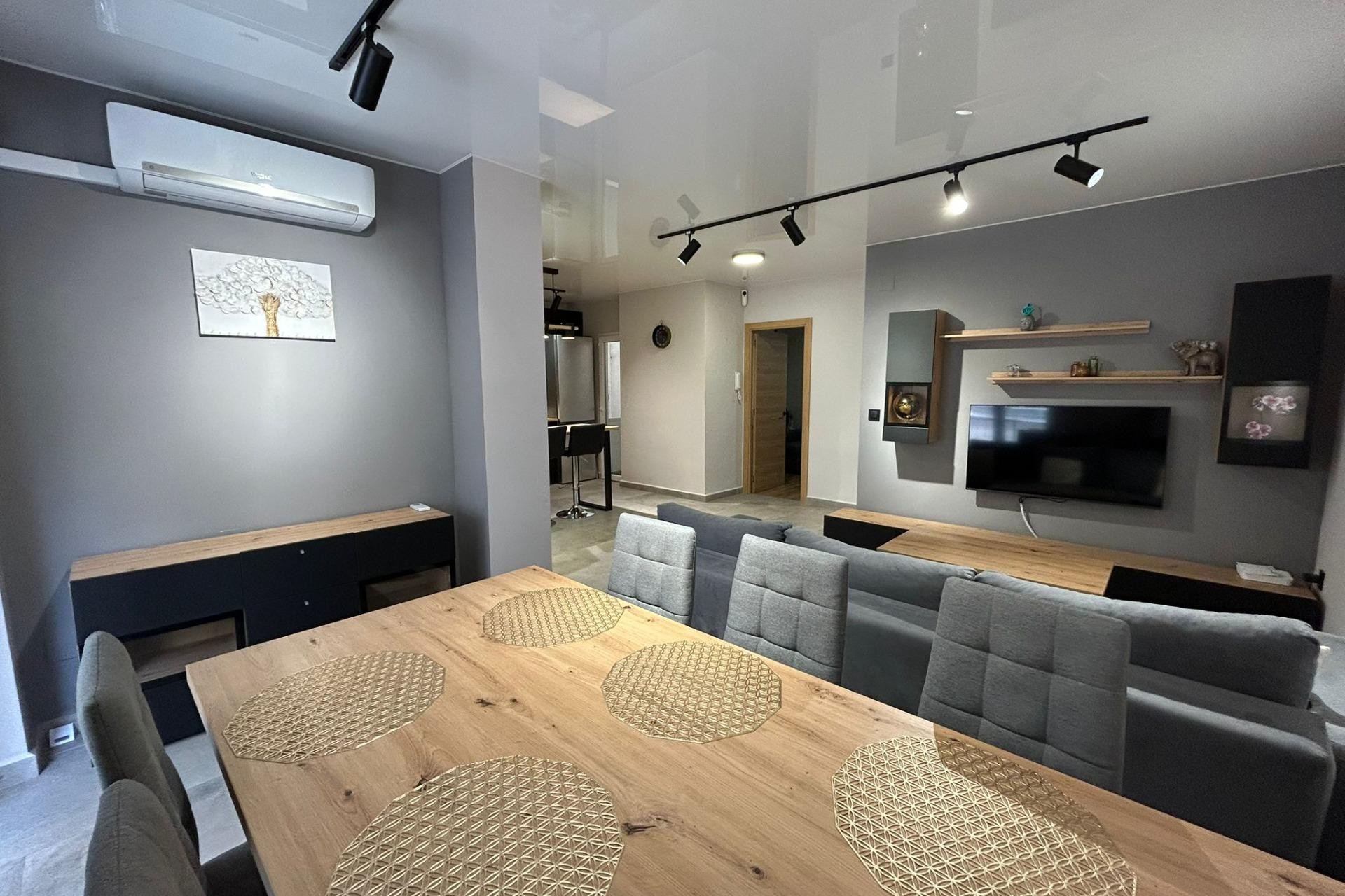 Brukt - Apartment -
Torrevieja - Estacion De Autobuses
