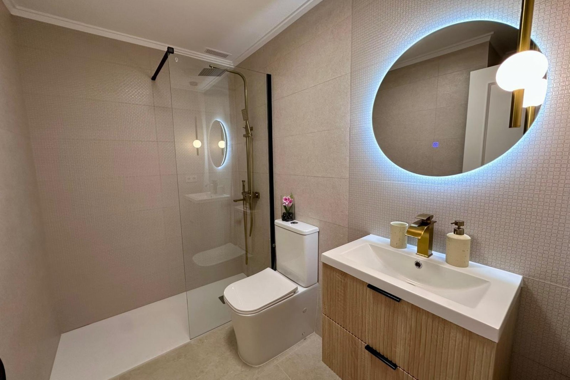 Brukt - Apartment -
Torrevieja - Habaneras