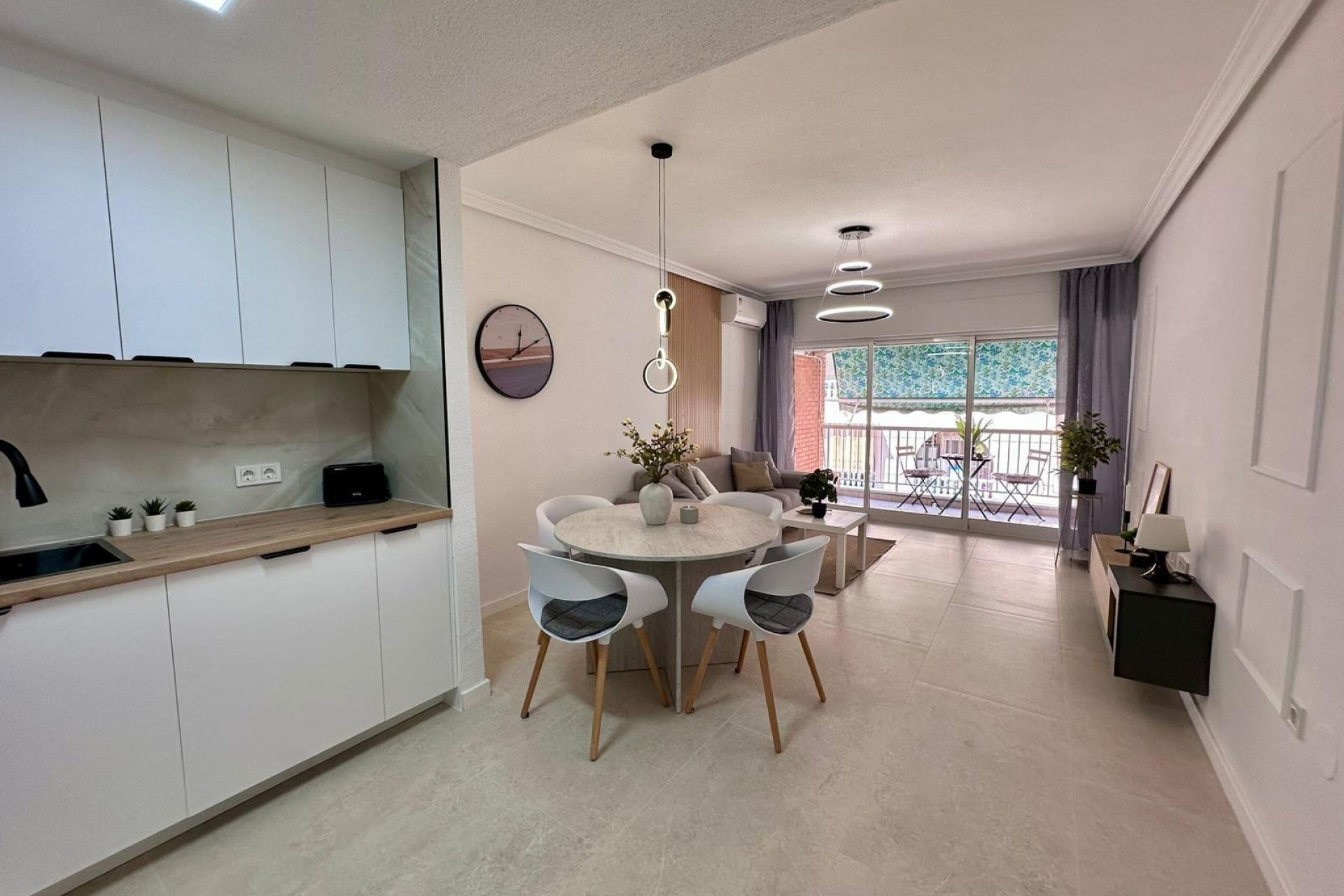 Brukt - Apartment -
Torrevieja - Habaneras