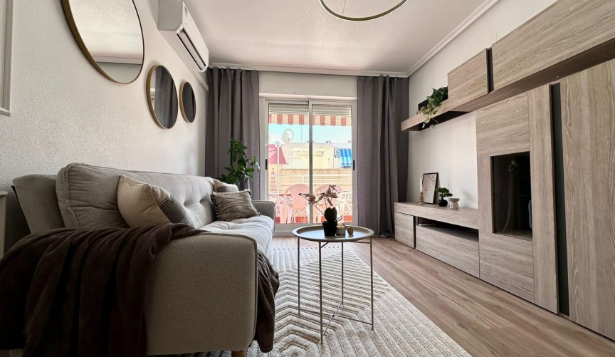 Brukt - Apartment -
Torrevieja - Habaneras