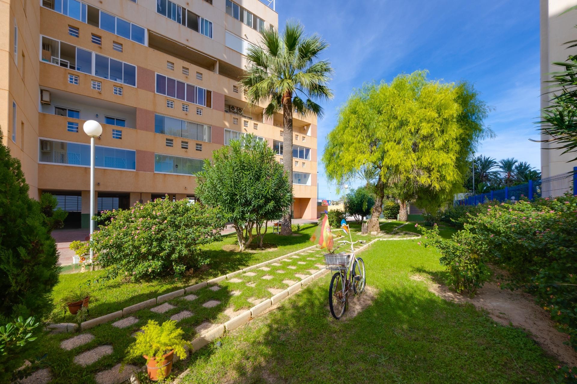 Brukt - Apartment -
Torrevieja - La Veleta