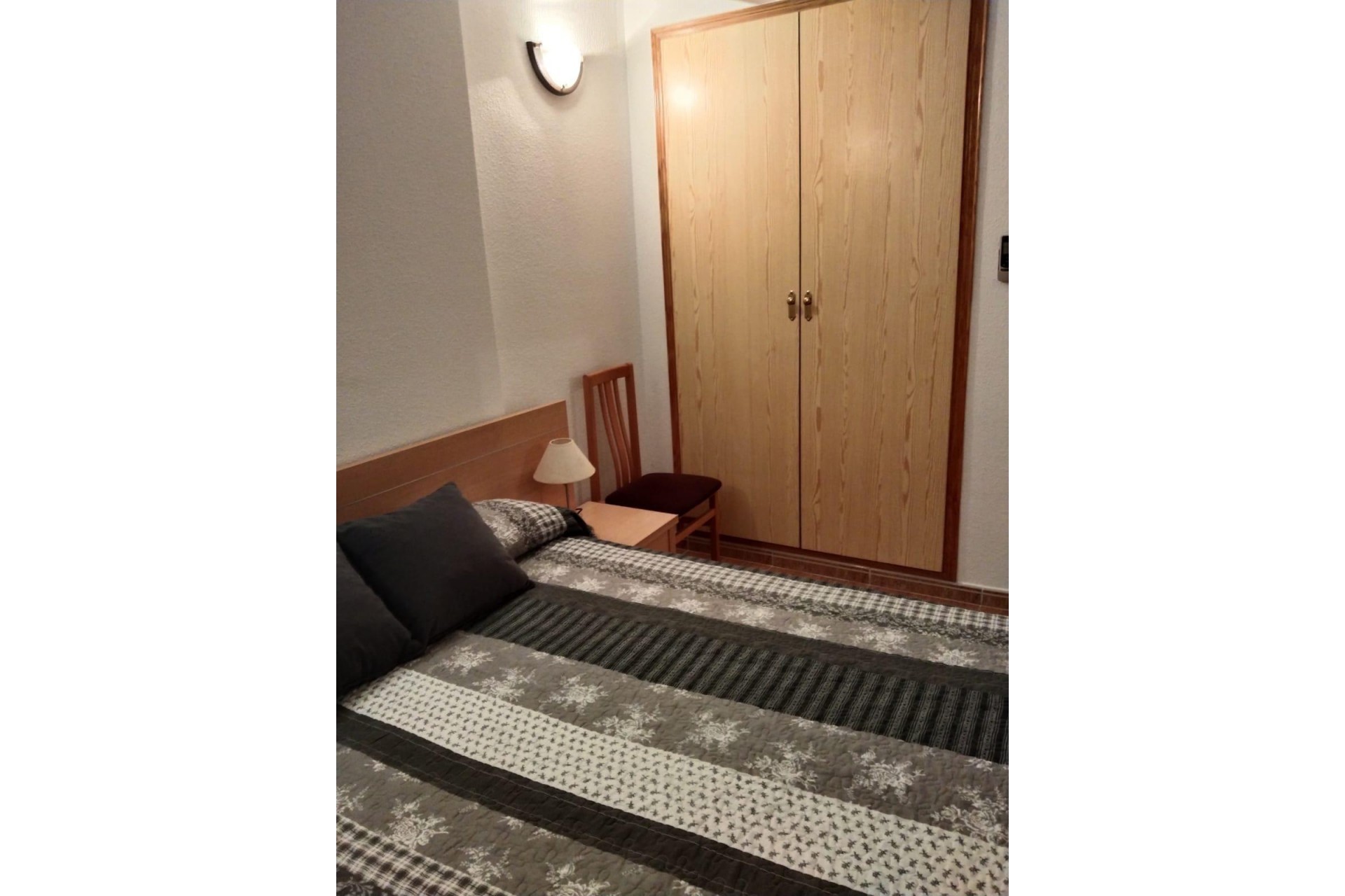 Brukt - Apartment -
Torrevieja - Parque Acuático - Sector 25