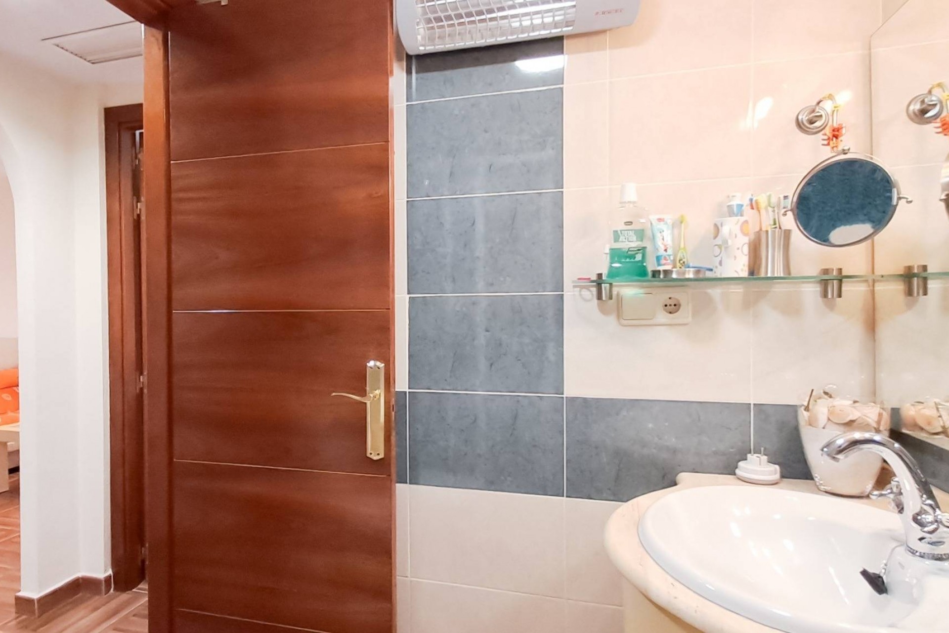 Brukt - Apartment -
Torrevieja - Parque Acuático - Sector 25