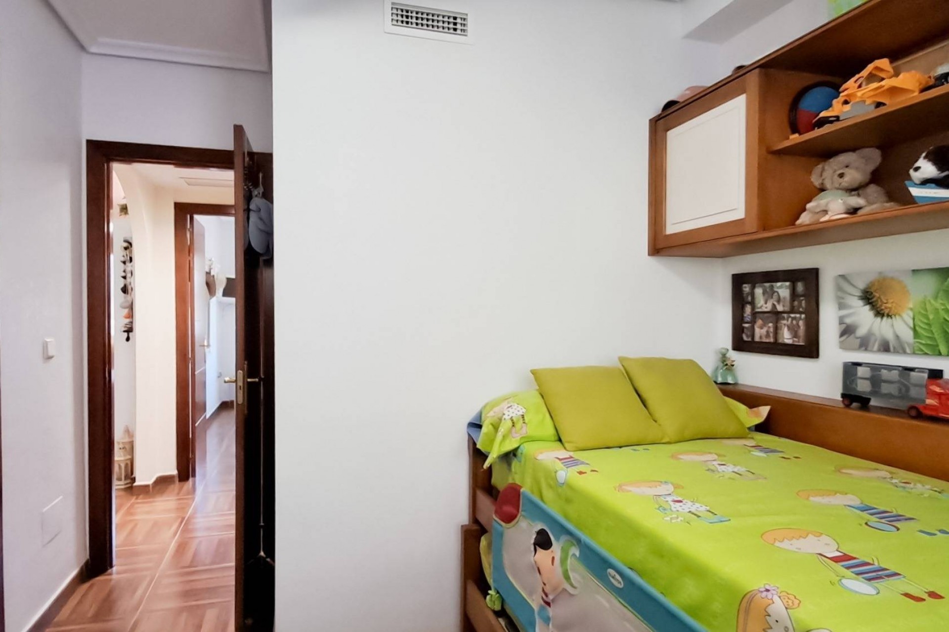 Brukt - Apartment -
Torrevieja - Parque Acuático - Sector 25